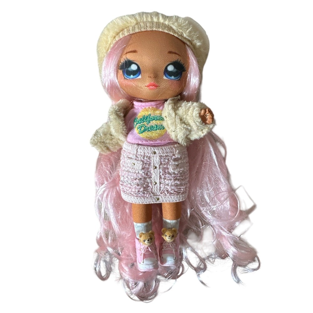 Na Na Na Surprise Sarah Snuggles 8" Soft Fashion Doll Pink Hair with Outfit